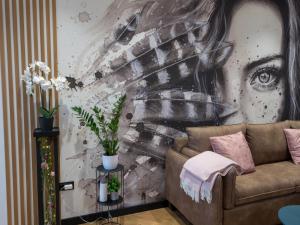 Blue Iris, 2BR, Workspace, Jacuzzi and Stunning Views