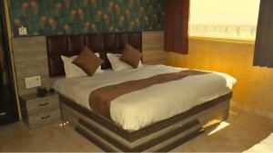 Ganga Riverfront Rooms And Banquet