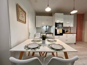 Appartements Rue pietonne - 4 pers - Proche place du marche : photos des chambres