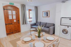 Apartamentos Destino Alquézar