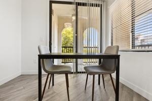 CozySuites Glendale by the stadium with pool 30