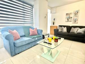 Walnut Luxurious 2-Bedroom with Ensuite - Parking, Netflix, WIFI - Close to Oxford, Bicester & Blenheim Palace