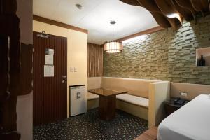 Victoria Court Suites - Pasig