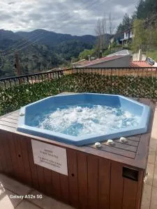 Love Holiday Suite 2 - Tris Elies