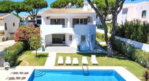 Old Village area, Your Perfect Vilamoura Getaway, Private Pool, AC Wifi