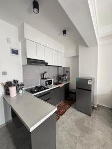 Cozy 1BR Apartment at City Oasis Valley Arcade