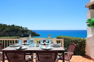 UHC CasasBlancas Family Complex