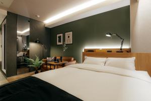 Hotel The Loop
