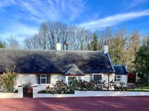Gatehouse 2 Cessnock Castle - Mauchline