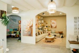 Suite Deluxe Có Giường Cỡ Queen (Deluxe Queen Suite)