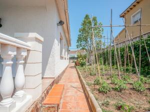 Preciosa casa con un enorme jardĂn