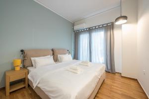 Airy 1BR by Flisvos Marina