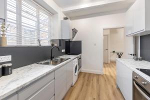 Cozy and spacious full size flat