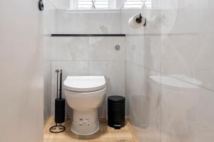 Cozy and spacious full size flat