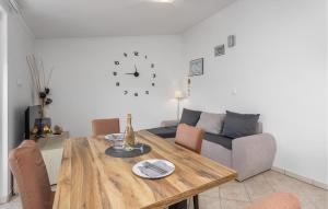 1 Bedroom Nice Apartment In Lopar 