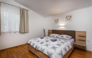 1 Bedroom Nice Apartment In Lopar 