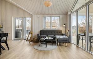 4 Bedroom Lovely Home In Liseleje