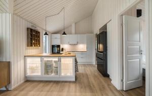 4 Bedroom Lovely Home In Liseleje