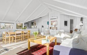 Nice Home In Ebeltoft With Sauna