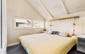 Nice Home In Ebeltoft With Sauna