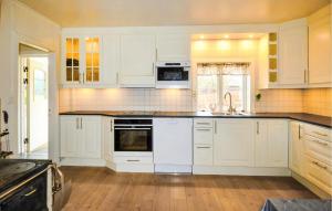 Nice Home In Årjäng With Wifi