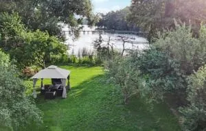 Stunning Apartment In Lubniewice - 乔左维尔考普尔斯基