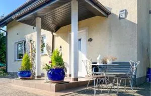 1 Bedroom Cozy Apartment In Sarbinowo - Pleśna