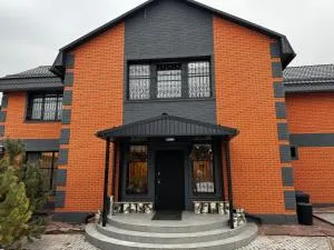 Коттедж 2 мастер спальни - Kamenskoye Plato