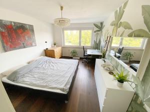 Beautiful spacious center flat with parking option
