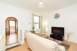 Classy Home near Southampton Airport -Free parking - 毕晓普斯沃尔瑟姆