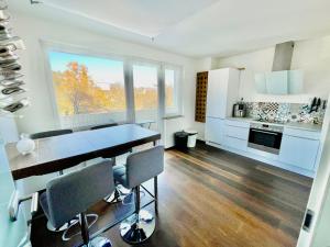 Beautiful spacious center flat with parking option