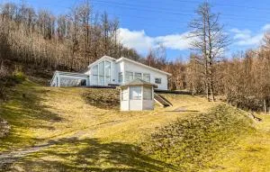 Gorgeous Home In Farsund With Wifi - Feda