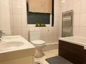 Accra is King Room Single Occupancy Quiet Home near Heathrow