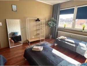 ED-große, moderne Wohnung in zentraler Lage, mit Balkon, Lift und Parkplatz