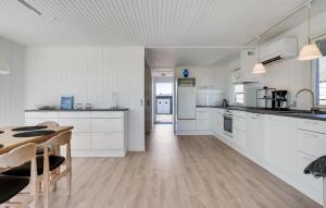 2 Bedroom Nice Home In Otterup