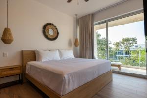 Serene Palms TL A303