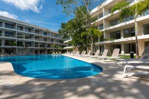 Serene Palms TL A303