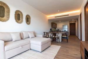 Serene Palms TL A303