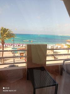 شقه بإطلالة ساحرة فيو بحر مباشر ـ العوام مرسى مطروح