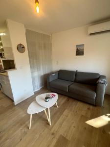 Charmant studio en bord de mer Antibes