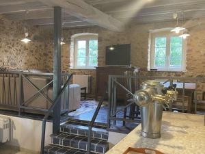 Maisons de vacances Authentique Propriete Perigourdine pour 18 Pers. avec Piscine Chauffee - FR-1-824-13 : photos des chambres