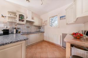 Montgit - Piscine grand jardin parking