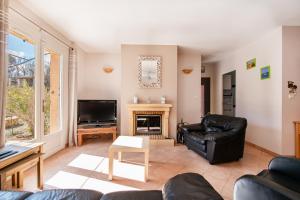 Montgit - Piscine grand jardin parking