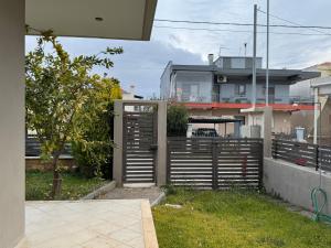 Christina garden maisonette Flogita
