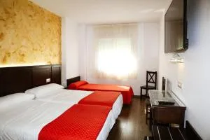 Hotel Restaurante Sostenible La Laguna - Navas del Madroño