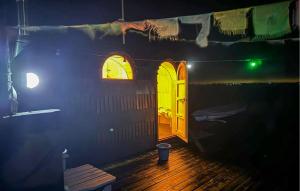 Nice Ship In Biddinghuizen With Kitchen