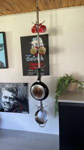 Gästhus i lummig trädgård