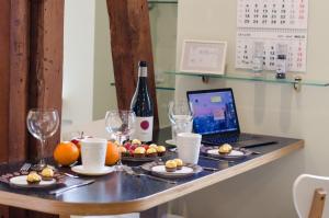 City Inn Riga Apartment, Old Town Panorama view with parking