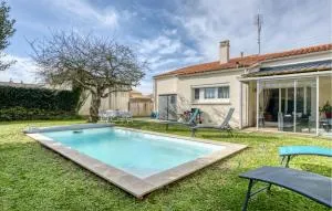 3 Bedroom Gorgeous Home In Rochefort - Rochefort