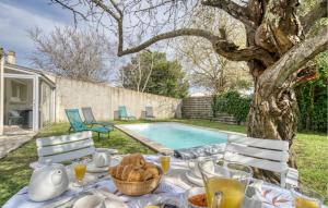 Maisons de vacances 3 Bedroom Gorgeous Home In Rochefort : photos des chambres